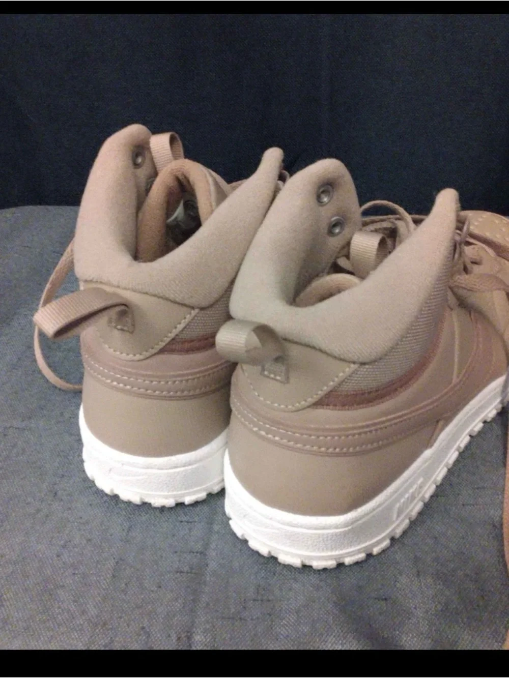 Nike Court Borough Mid 2 size 6 Y